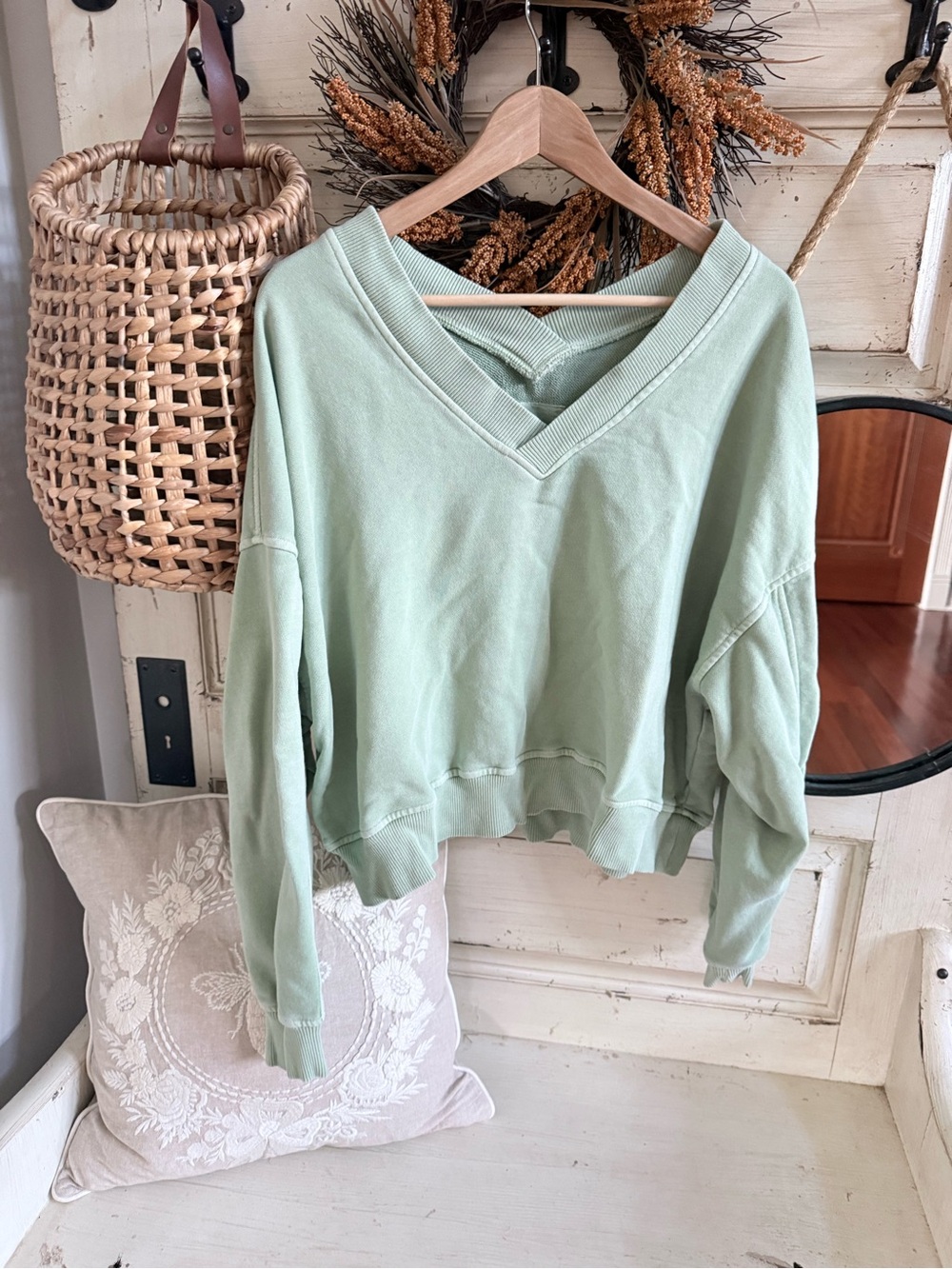 Aerie sweatshirt